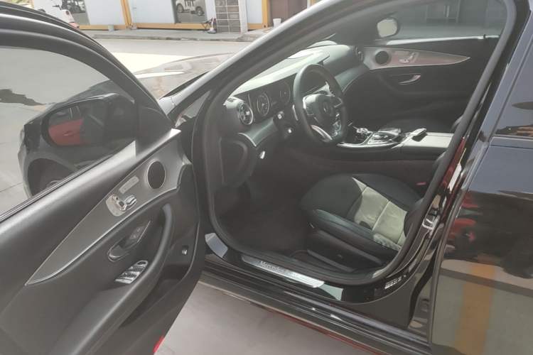 Used Mercedes-Benz E-Class 2017 Restyled E 300 Sport Edition Driver Seat