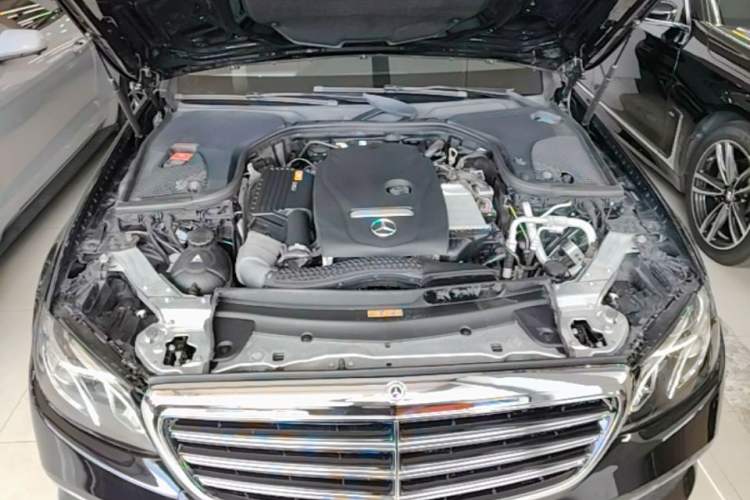 Used Mercedes-Benz E-Class 2017 E 300 L Sport Luxury Edition Engine Bay