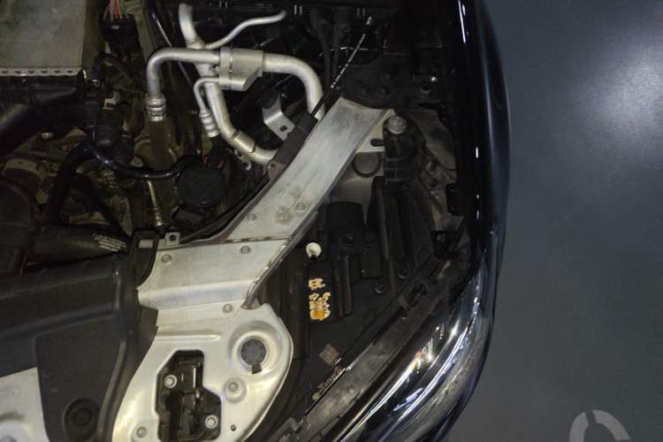 Used Mercedes-Benz E-Class 2017 E 200 L Sport 4MATIC Engine Bay Left
