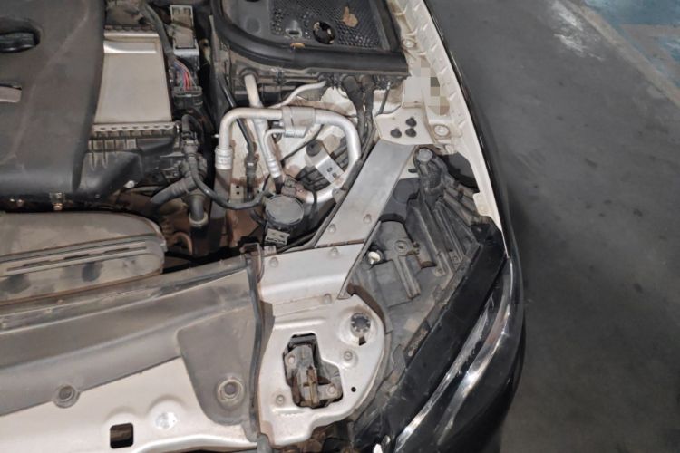 Used Mercedes-Benz E-Class 2017 E 200 L Sport 4MATIC Engine Bay Left