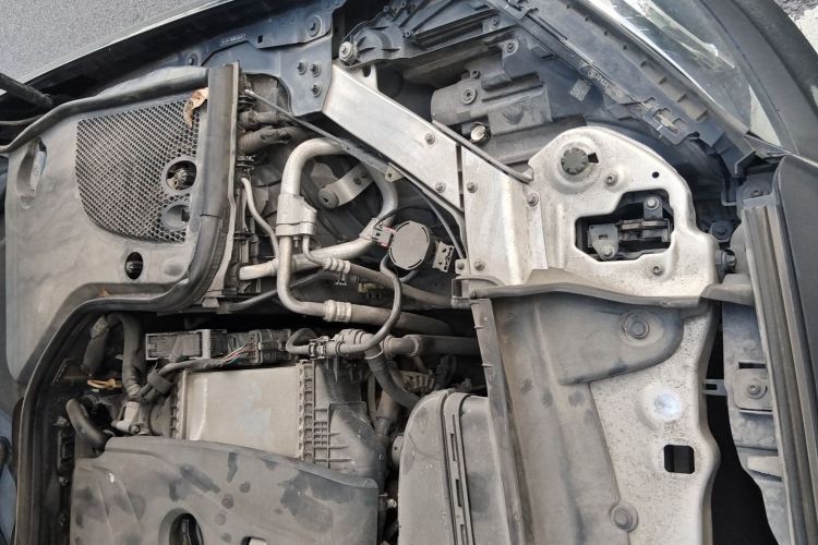 Used Mercedes-Benz E-Class 2017 E 300 L Sport Luxury Edition Engine Bay Left