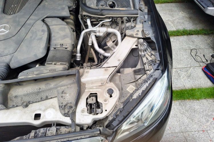 Used Mercedes-Benz E-Class 2017 E 320 L 4MATIC Engine Bay Left