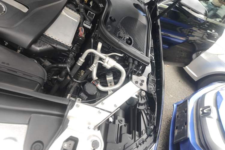 Used Mercedes-Benz E-Class 2017 E 300 L Sport Luxury Edition Engine Bay Left
