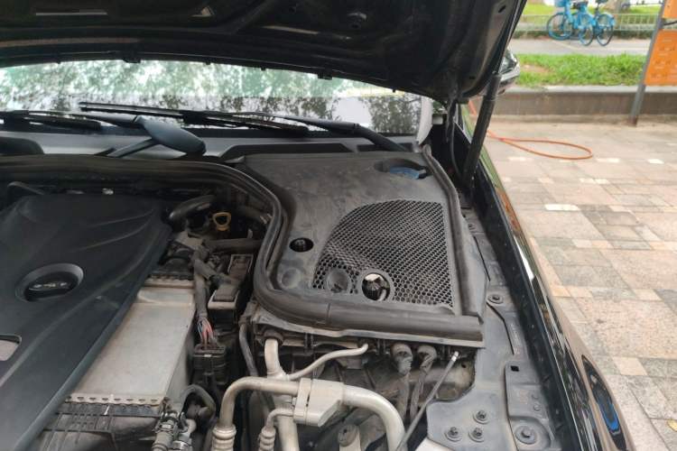 Used Mercedes-Benz E-Class 2017 E 300 L Luxury Model Engine Bay Left