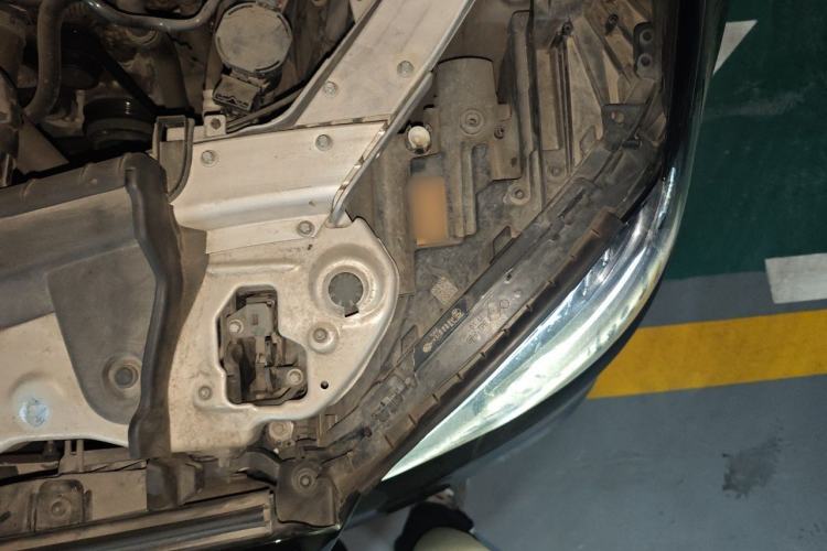Used Mercedes-Benz E-Class 2017 E 300 Sport Edition Engine Bay Left