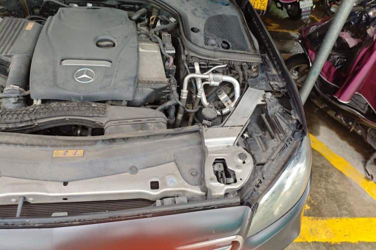 Used Mercedes-Benz E-Class 2017 Restyled E 300 Sport Edition Engine Bay Left