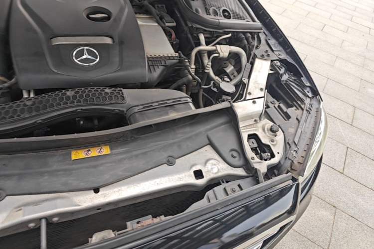 Used Mercedes-Benz E-Class 2017 E 300 L Sport Luxury Edition Engine Bay Left
