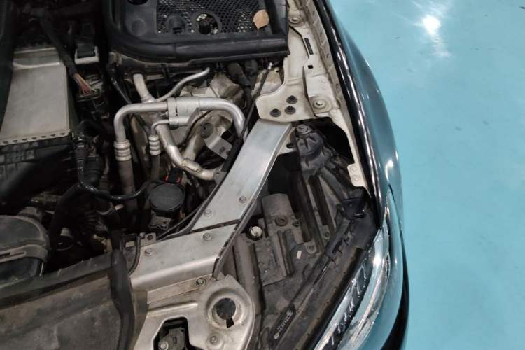 Used Mercedes-Benz E-Class 2017 E 300 L Sporty and Stylish Model Engine Bay Left