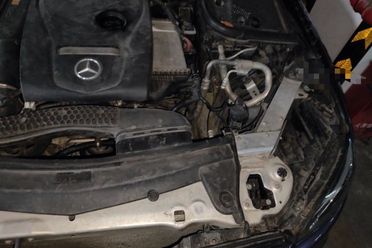 Used Mercedes-Benz E-Class 2017 E 300 Sport Edition Engine Bay Left