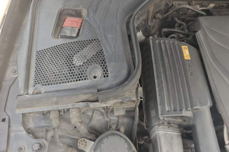 Used Mercedes-Benz E-Class 2017 E 300 L Sporty and Stylish Model Engine Bay Right