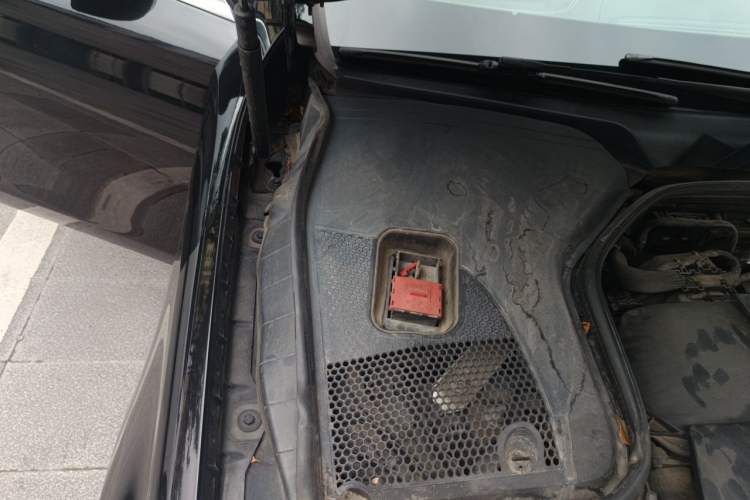 Used Mercedes-Benz E-Class 2017 E 320 L 4MATIC Engine Bay Right