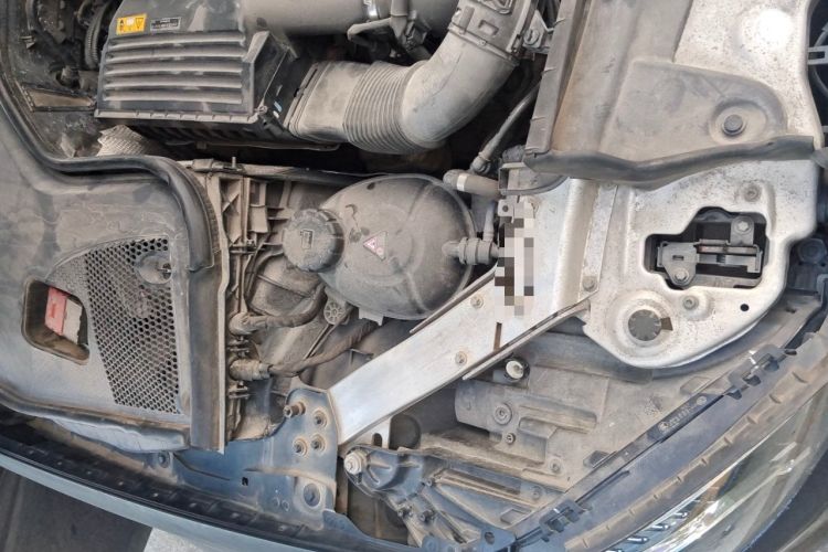 Used Mercedes-Benz E-Class 2017 E 300 L Sport Luxury Edition Engine Bay Right