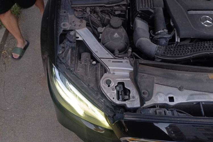 Used Mercedes-Benz E-Class 2017 E 300 L Sport Luxury Edition Engine Bay Right