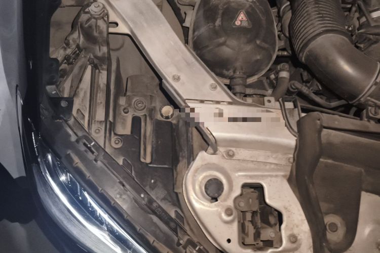 Used Mercedes-Benz E-Class 2017 E 300 L Sporty and Stylish Model Engine Bay Right