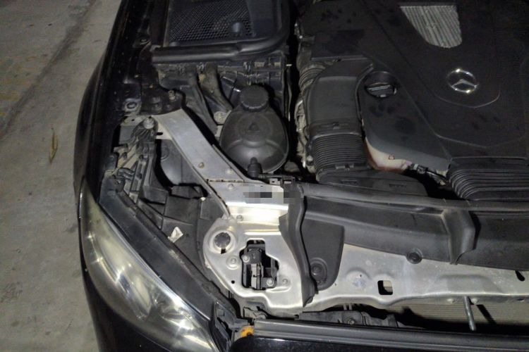 Used Mercedes-Benz E-Class 2017 E 320 L Sport 4MATIC Engine Bay Right