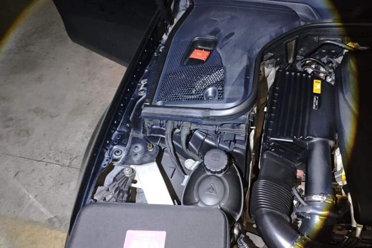 Used Mercedes-Benz E-Class 2017 E 300 L Sport Luxury Edition Engine Bay Right