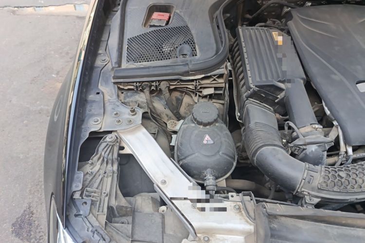 Used Mercedes-Benz E-Class 2017 E 300 L Sport Luxury Edition Engine Bay Right