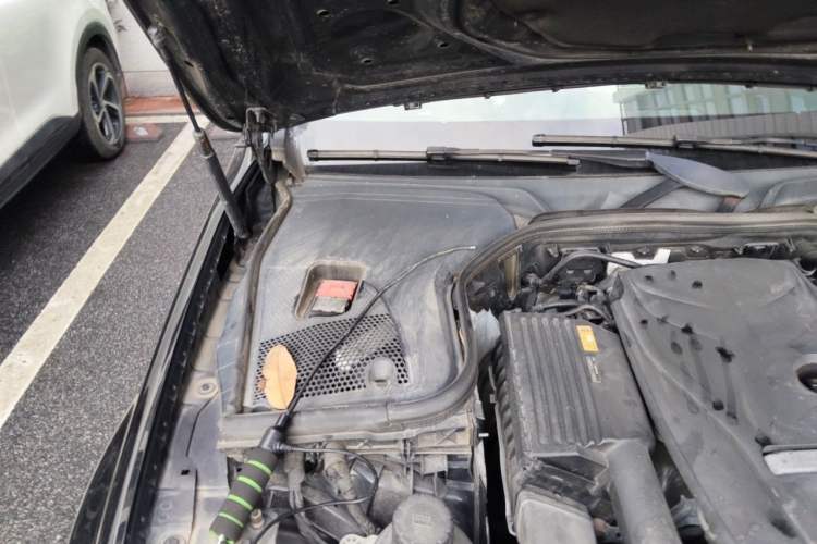 Used Mercedes-Benz E-Class 2017 E 300 L Luxury Model Engine Bay Right