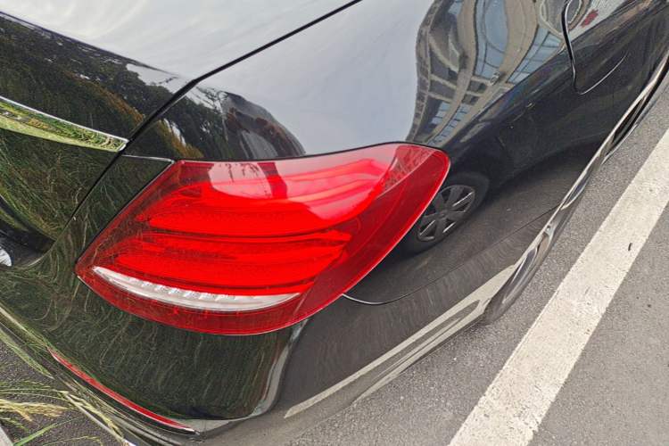 Used Mercedes-Benz E-Class 2017 E 300 L Sport Luxury Edition Exterior 1