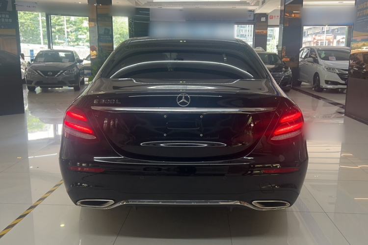 Used Mercedes-Benz E-Class 2017 E 300 L Sporty and Stylish Model Exterior 1