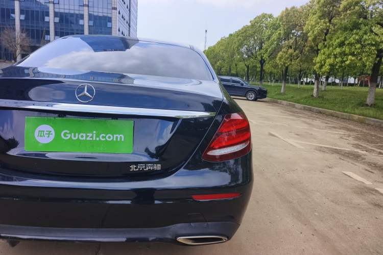 Used Mercedes-Benz E-Class 2017 Facelift E 200 Sport 4MATIC Exterior 11