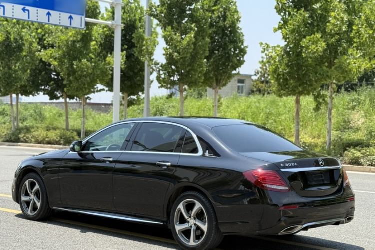 Used Mercedes-Benz E-Class 2017 E 200 L Sport 4MATIC Exterior 11