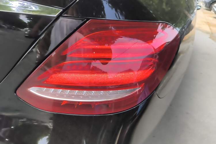 Used Mercedes-Benz E-Class 2017 E 200 L Sport 4MATIC Exterior 2
