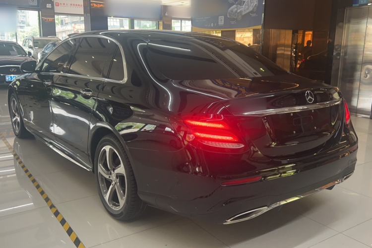 Used Mercedes-Benz E-Class 2017 E 300 L Sporty and Stylish Model Exterior 2