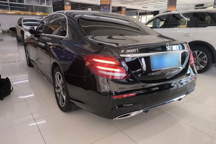 Used Mercedes-Benz E-Class 2017 E 300 L Sporty and Stylish Model Exterior 2