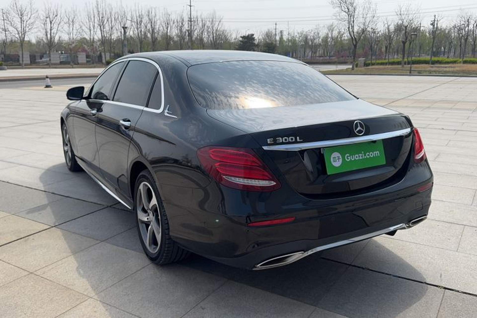 Used Mercedes-Benz E-Class 2017 E 200 L Sport 4MATIC Exterior 3