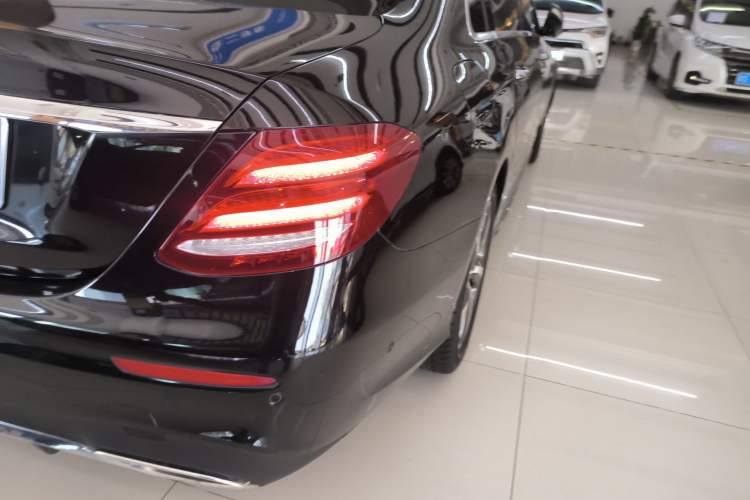 Used Mercedes-Benz E-Class 2017 E 300 L Sporty and Stylish Model Exterior 3
