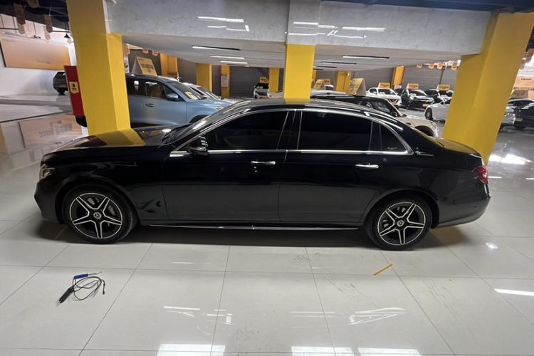 Used Mercedes-Benz E-Class 2017 E 300 L Sport Luxury Edition Exterior 3