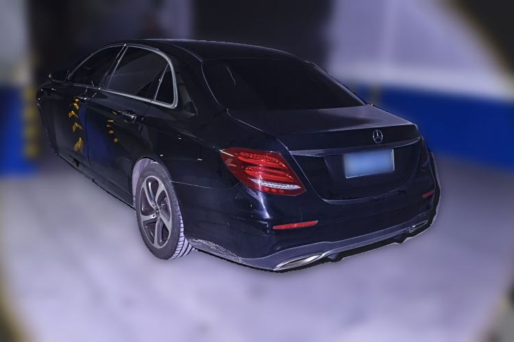 Used Mercedes-Benz E-Class 2017 E 300 L Sporty and Stylish Model Exterior 3