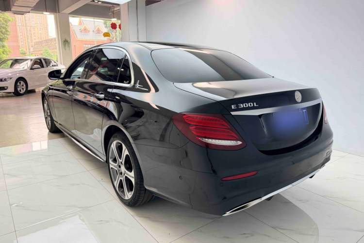 Used Mercedes-Benz E-Class 2017 E 300 L Sporty and Stylish Model Exterior 4