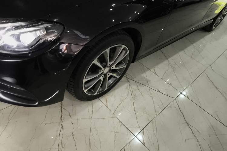Used Mercedes-Benz E-Class 2017 E 200 Sport 4MATIC Exterior 4