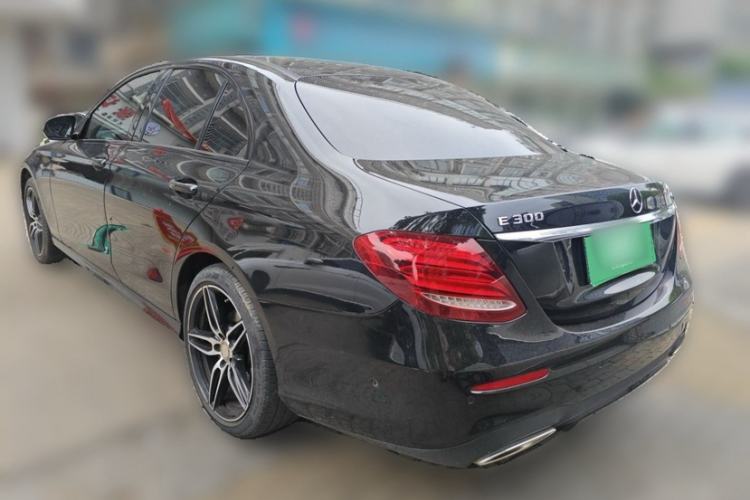 Used Mercedes-Benz E-Class 2017 E 200 Sport 4MATIC Exterior 4