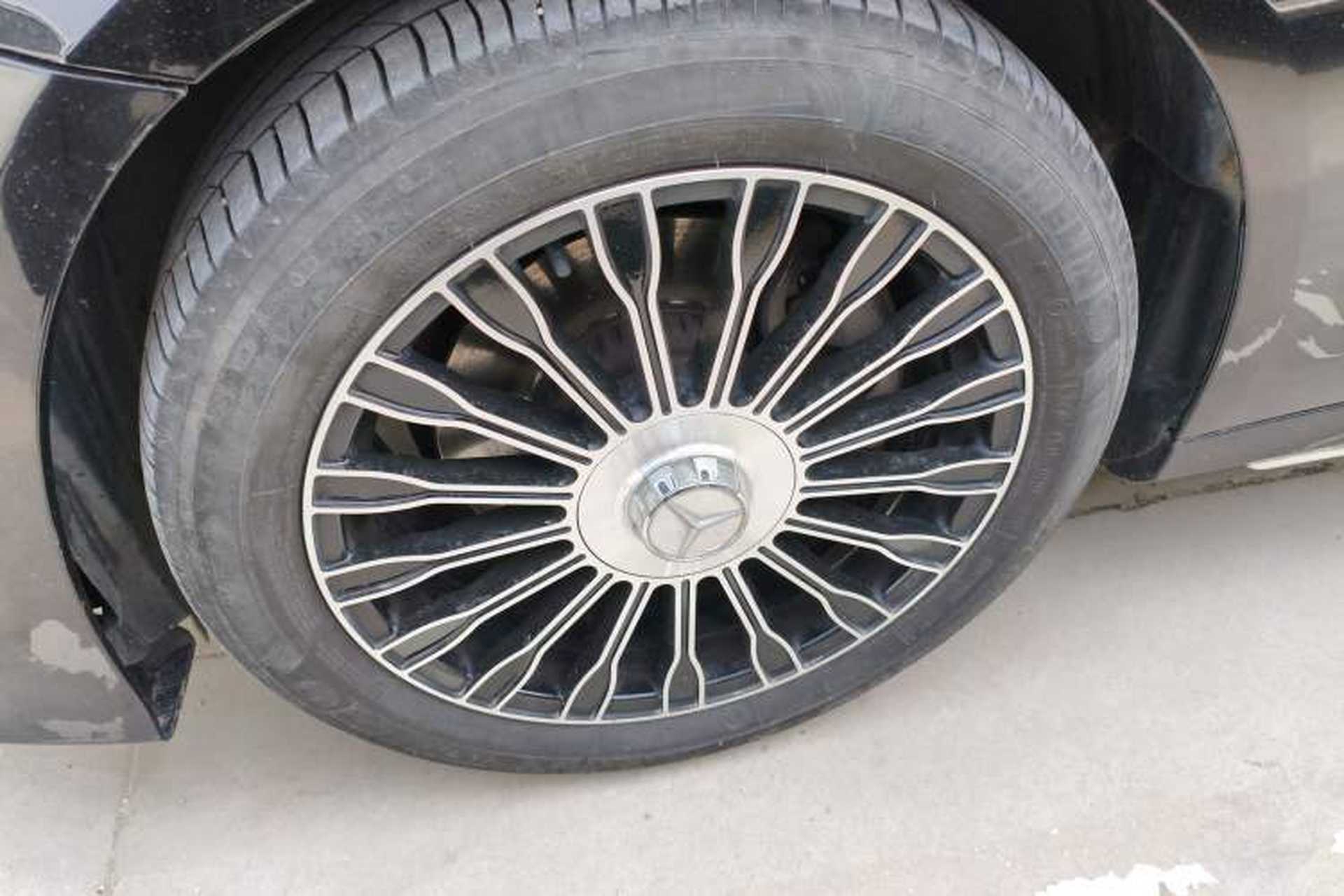 Used Mercedes-Benz E-Class 2017 E 200 L 4MATIC Exterior 4