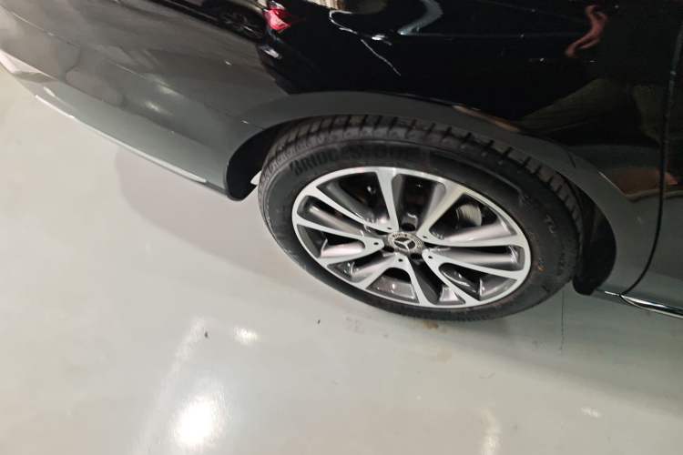 Used Mercedes-Benz E-Class 2017 E 300 L Luxury Model Exterior 4
