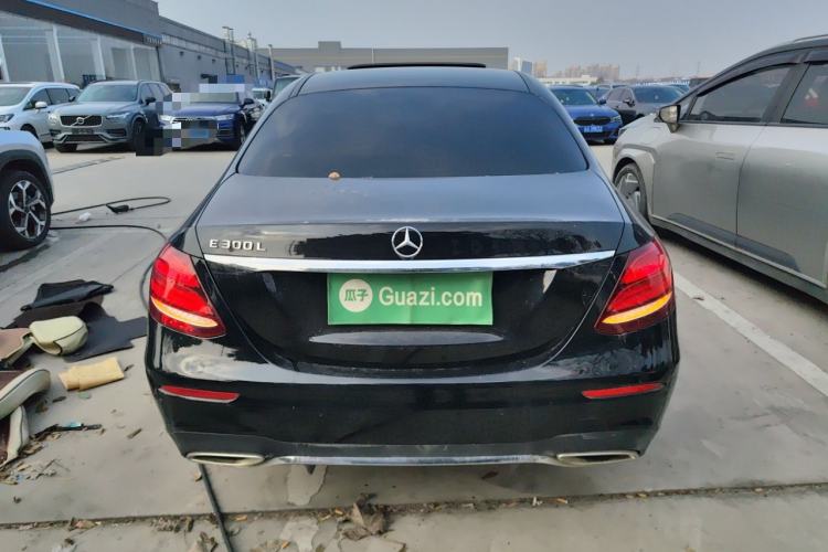 Used Mercedes-Benz E-Class 2017 E 300 L Sporty and Stylish Model Exterior 4