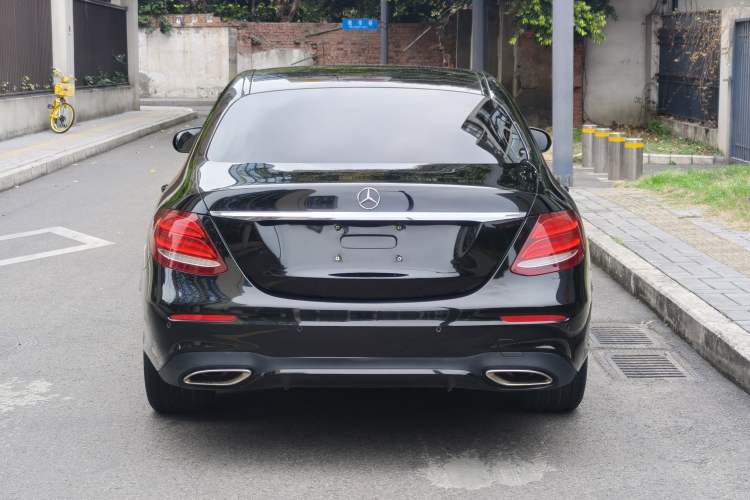 Used Mercedes-Benz E-Class 2017 E 200 Sport 4MATIC Exterior 4