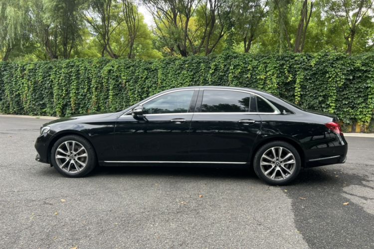 Used Mercedes-Benz E-Class 2017 E 300 L Luxury Model Exterior 4