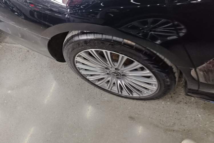 Used Mercedes-Benz E-Class 2017 E 300 L Sport Luxury Edition Exterior 5