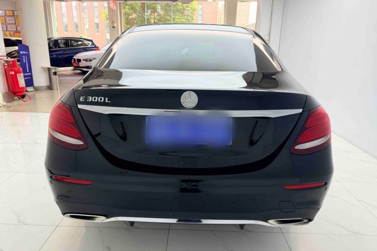 Used Mercedes-Benz E-Class 2017 E 300 L Sporty and Stylish Model Exterior 5