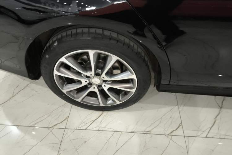 Used Mercedes-Benz E-Class 2017 E 200 Sport 4MATIC Exterior 5