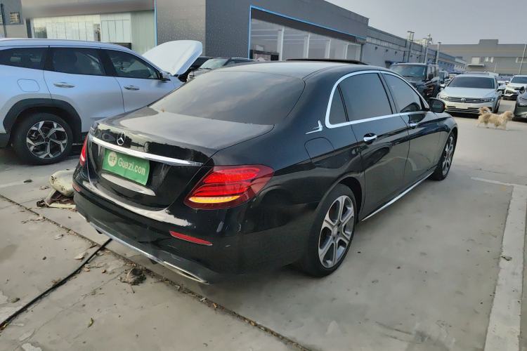 Used Mercedes-Benz E-Class 2017 E 300 L Sporty and Stylish Model Exterior 5