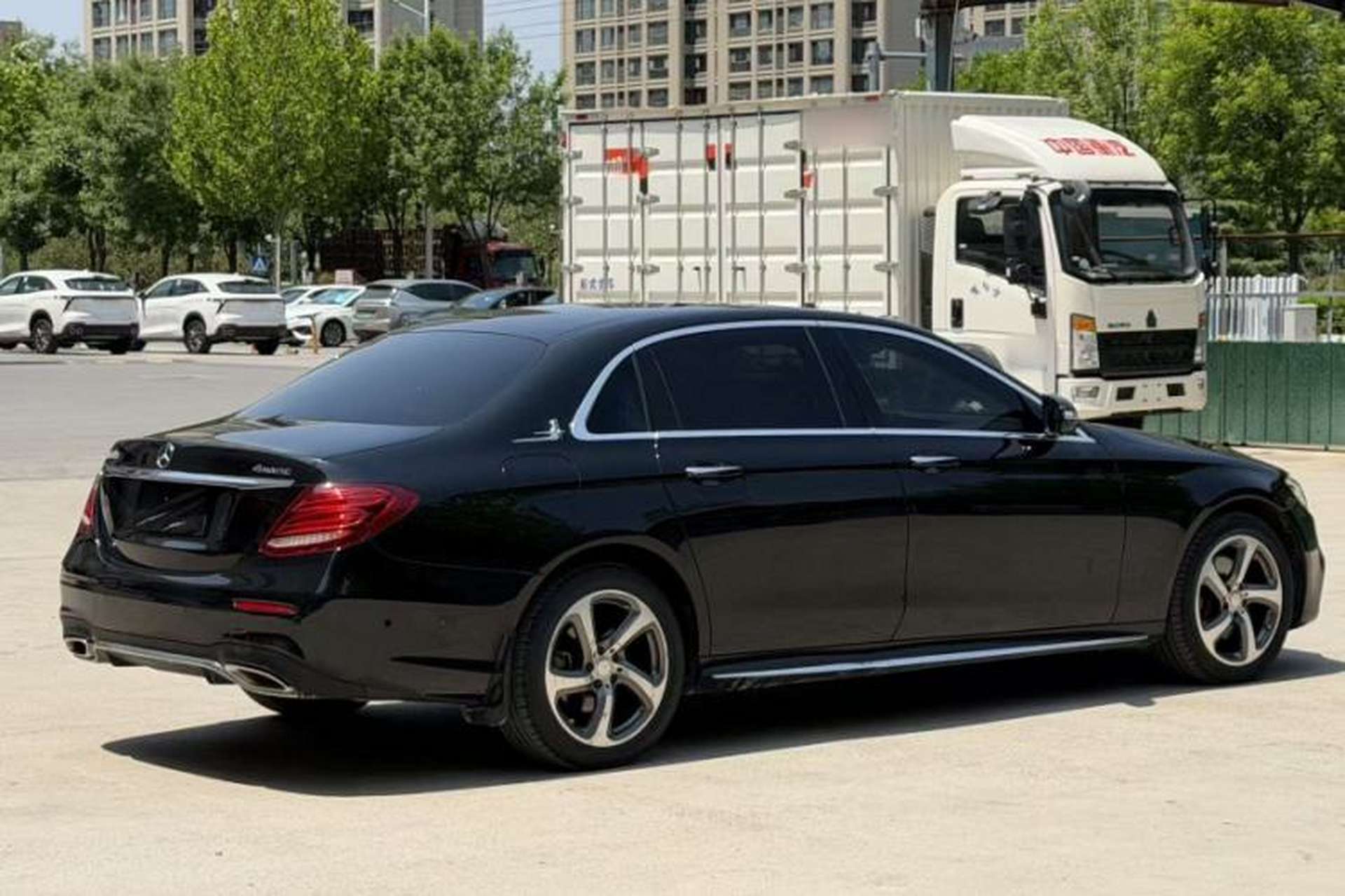 Used Mercedes-Benz E-Class 2017 E 200 L 4MATIC Exterior 5