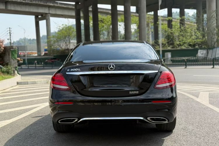 Used Mercedes-Benz E-Class 2017 E 200 L Sport 4MATIC Exterior 5