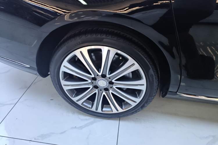 Used Mercedes-Benz E-Class 2017 E 320 L 4MATIC Exterior 5