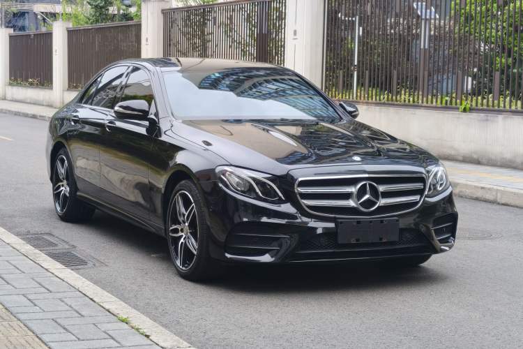 Used Mercedes-Benz E-Class 2017 E 200 Sport 4MATIC Exterior 6
