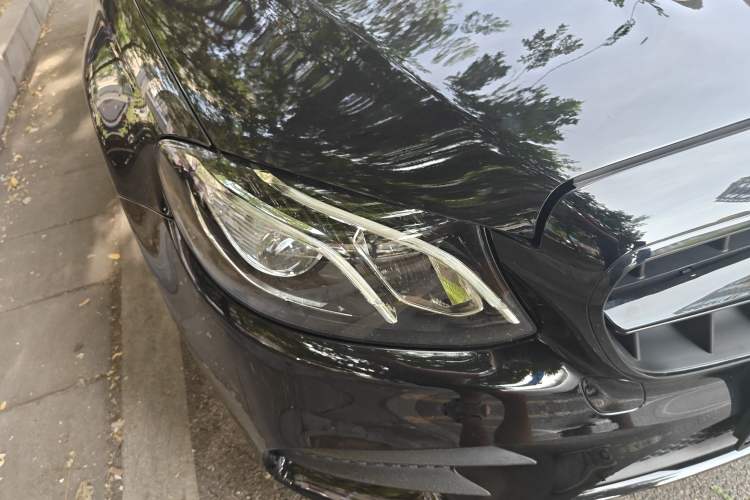 Used Mercedes-Benz E-Class 2017 Facelift E 200 Sport 4MATIC Exterior 6